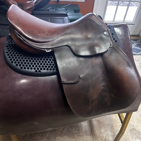 Crosby England Olympic Works Saddle - Picture 2 of 8